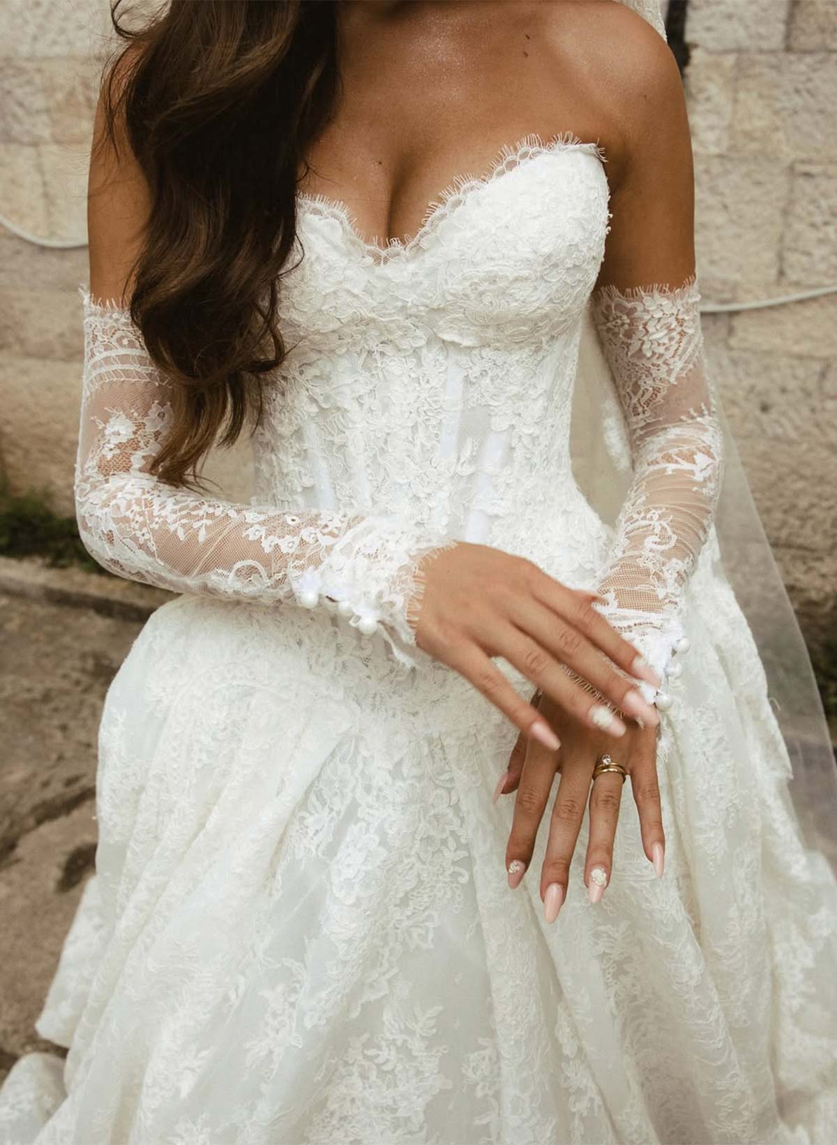 A-Line Sweetheart Detachable Sleeves Court Train Lace/Satin Wedding Dresses