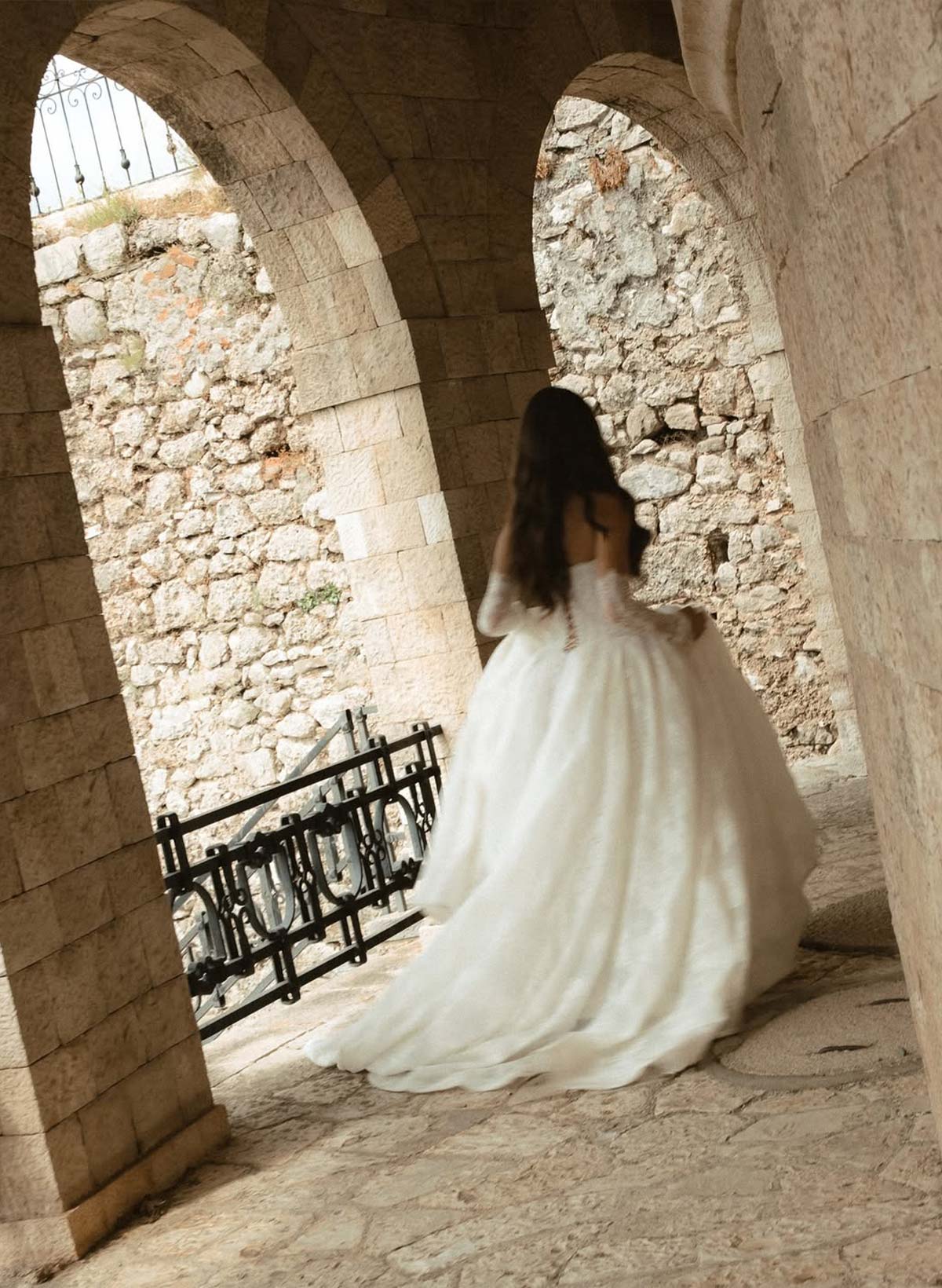 A-Line Sweetheart Detachable Sleeves Court Train Lace/Satin Wedding Dresses