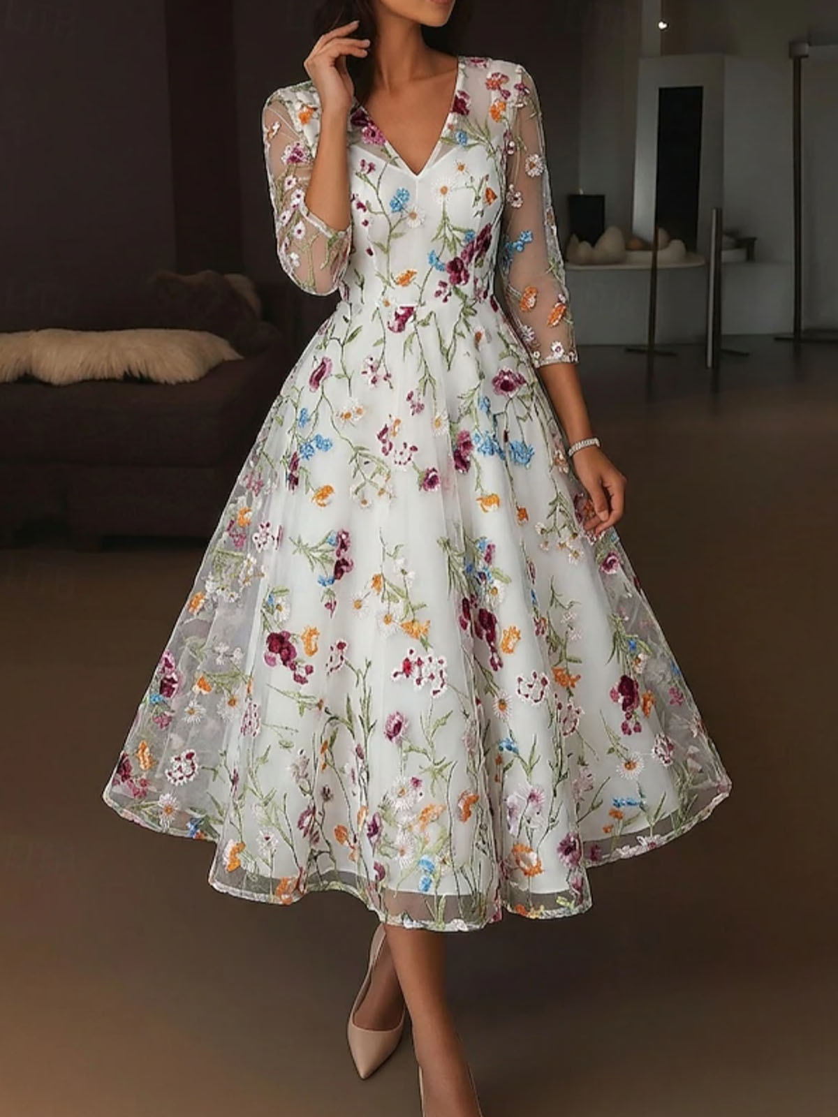 A-Line V-Neck 3/4 Sleeves Knee-Length Satin Evening Dresses With Appliques Lace