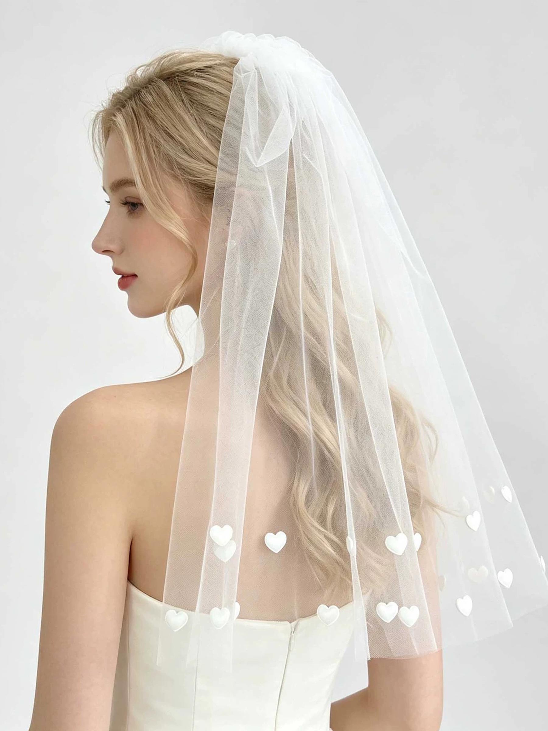 Cut Edge Heart One-Tier Tulle Shoulder Veils