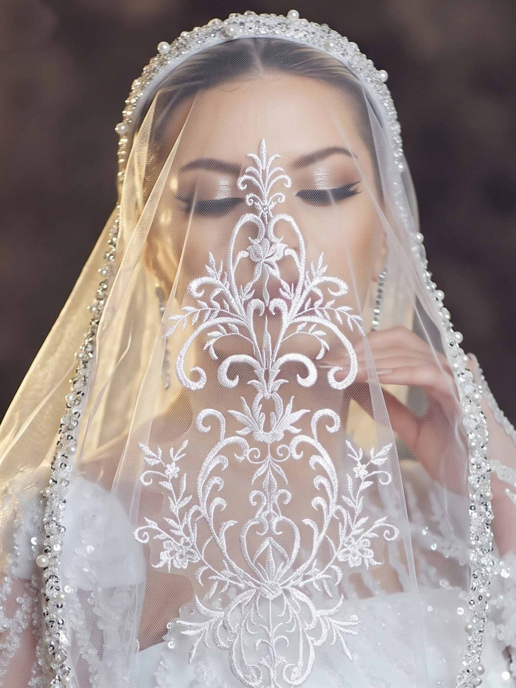 Beaded Edge Rhinestones/Embroidery One-Tier Tulle Fingertip Bridal Veils