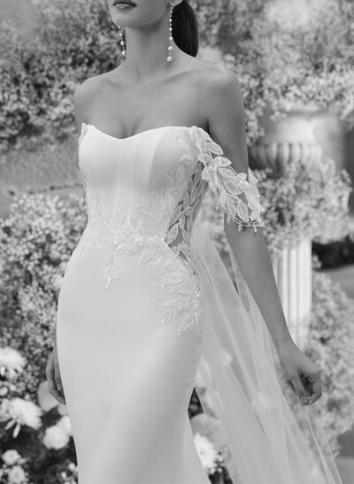 Sheath/Column Sweetheart Sleeveless Chapel Train Tulle/Stretch Satin Wedding Dresses With Lace Appliqués
