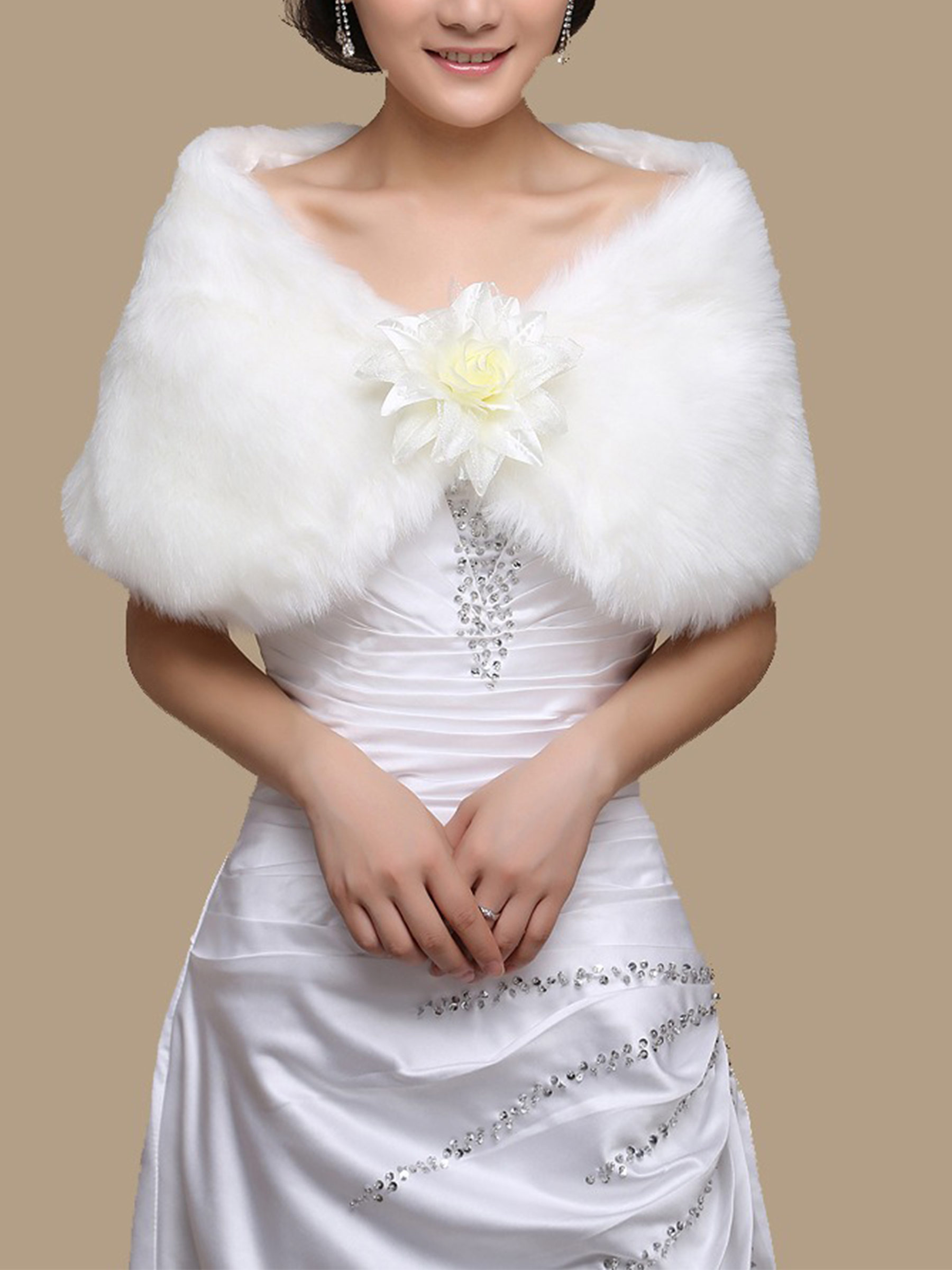 Clasp Faux Fur With Flower
