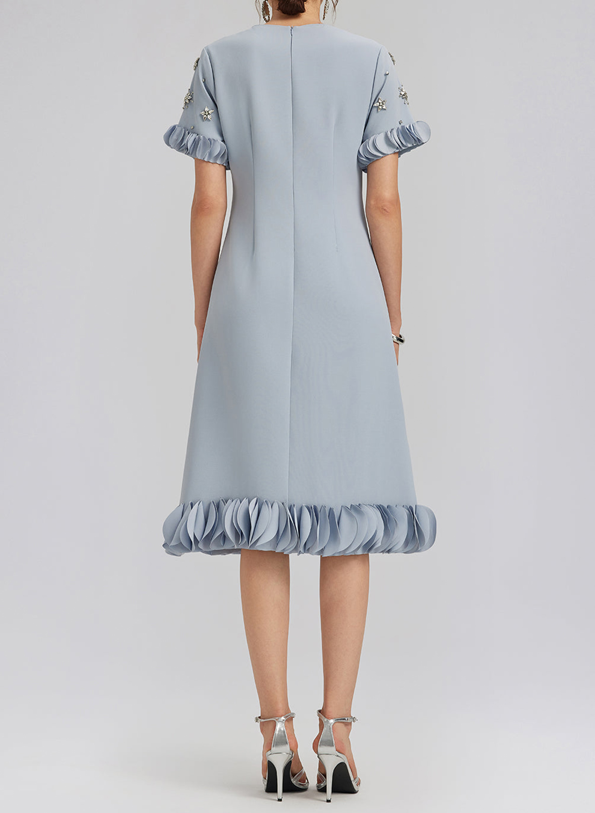 A-Line Scoop Neck Short Sleeves Knee-Length Elastic Satin Cocktail Dresses With Beading