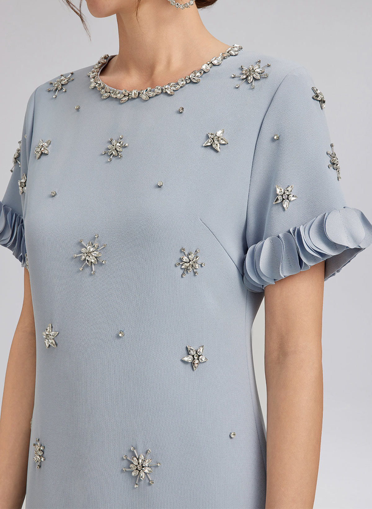 A-Line Scoop Neck Short Sleeves Knee-Length Elastic Satin Cocktail Dresses With Beading