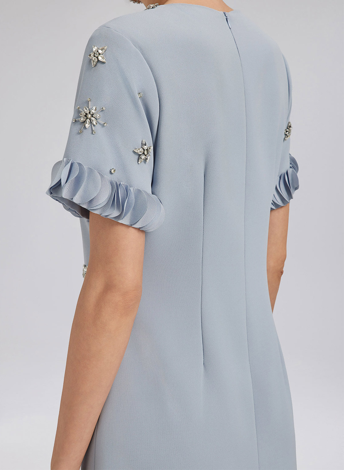 A-Line Scoop Neck Short Sleeves Knee-Length Elastic Satin Cocktail Dresses With Beading