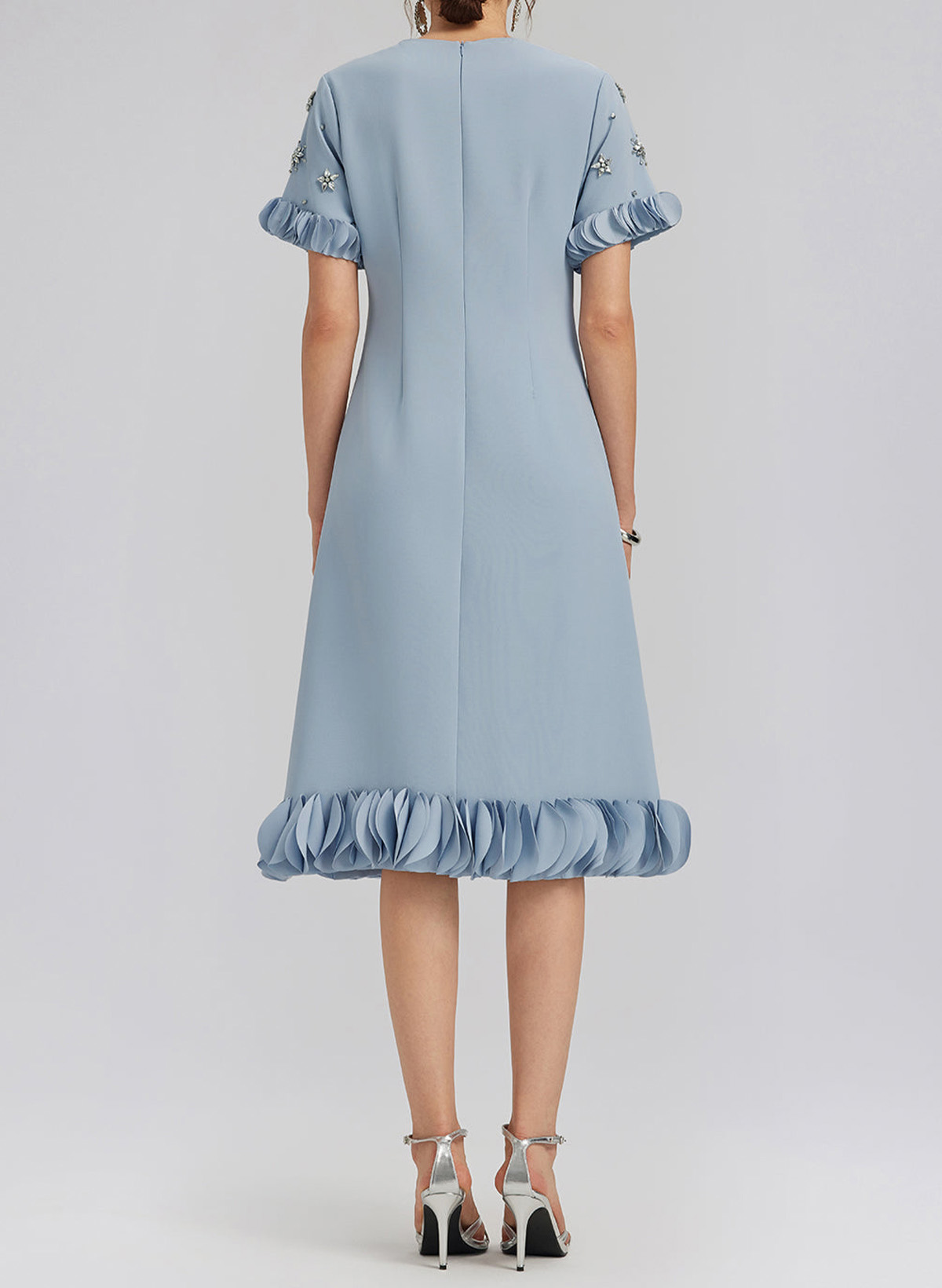 A-Line Scoop Neck Short Sleeves Knee-Length Elastic Satin Cocktail Dresses With Beading