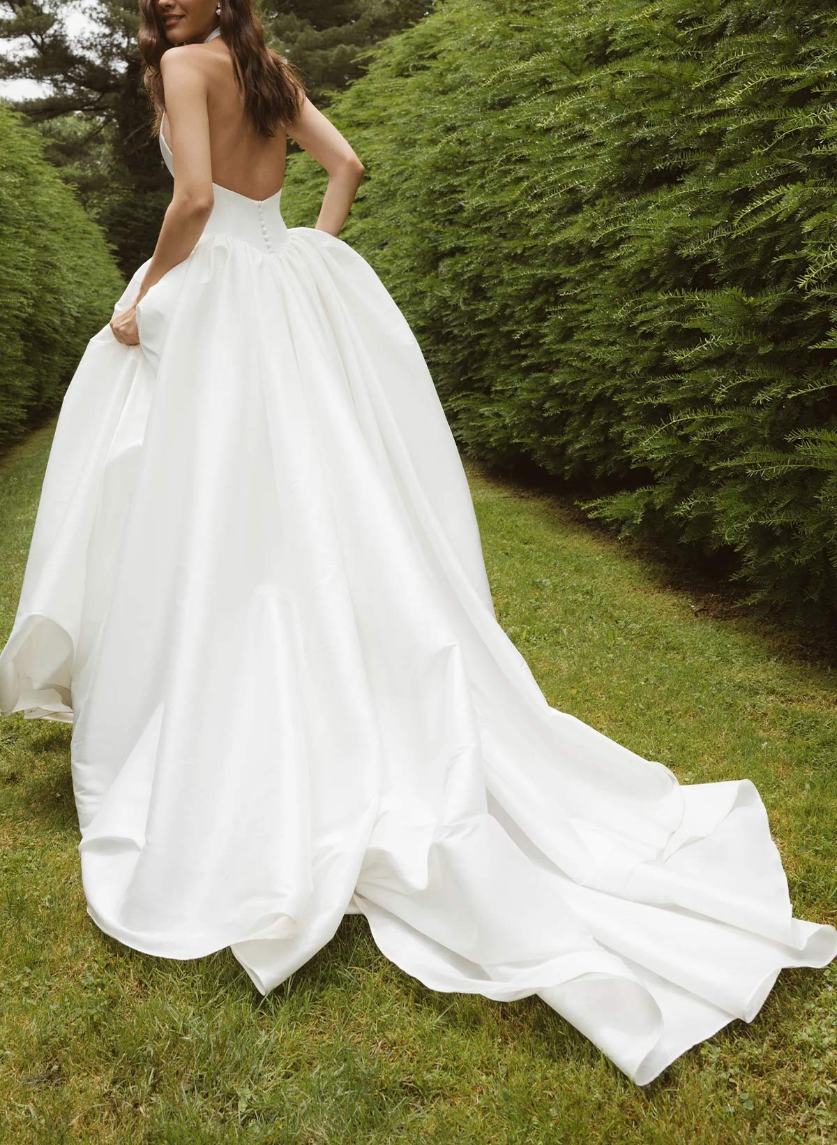 Ball-Gown Halter Sleeveless Chapel Train Taffeta Bride Wedding Dress