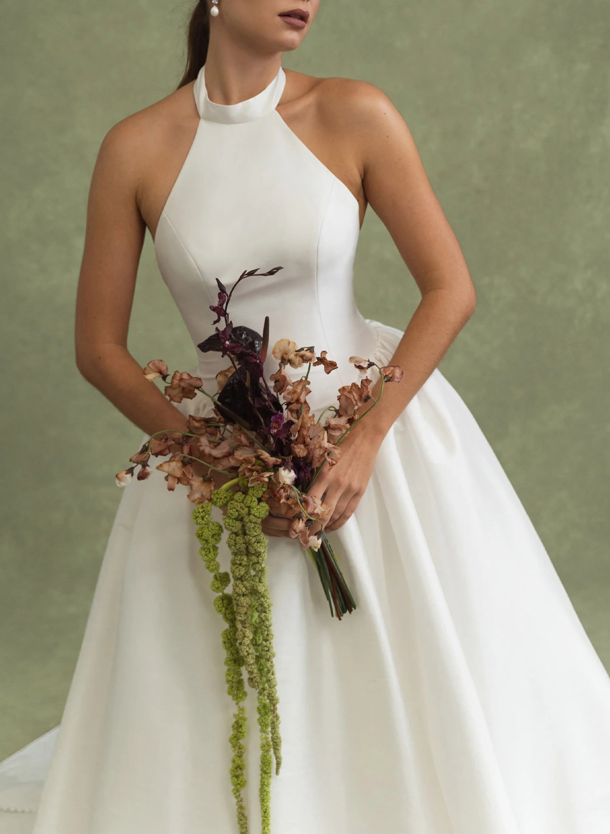 Ball-Gown Halter Sleeveless Chapel Train Taffeta Bride Wedding Dress