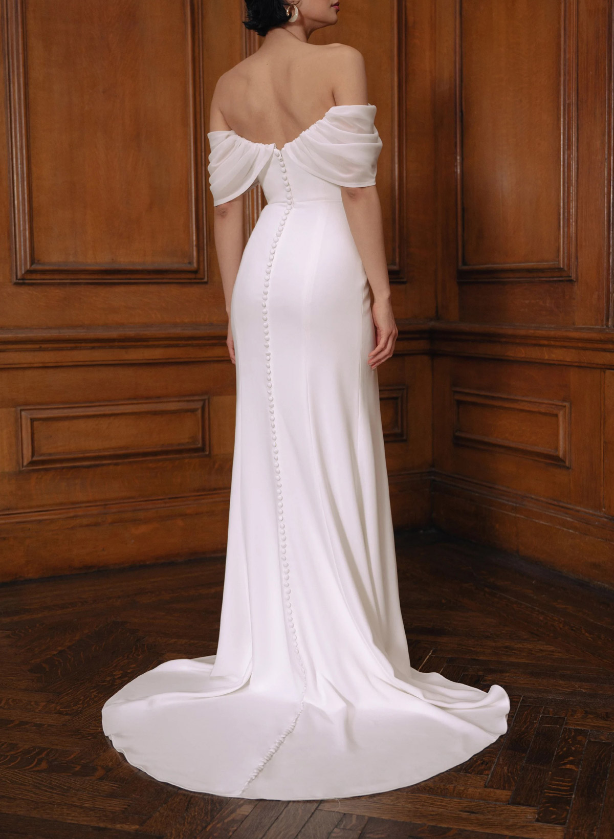 Column Sweetheart Sleeveless Court Train Chiffon Satin With High Split Wedding Dress