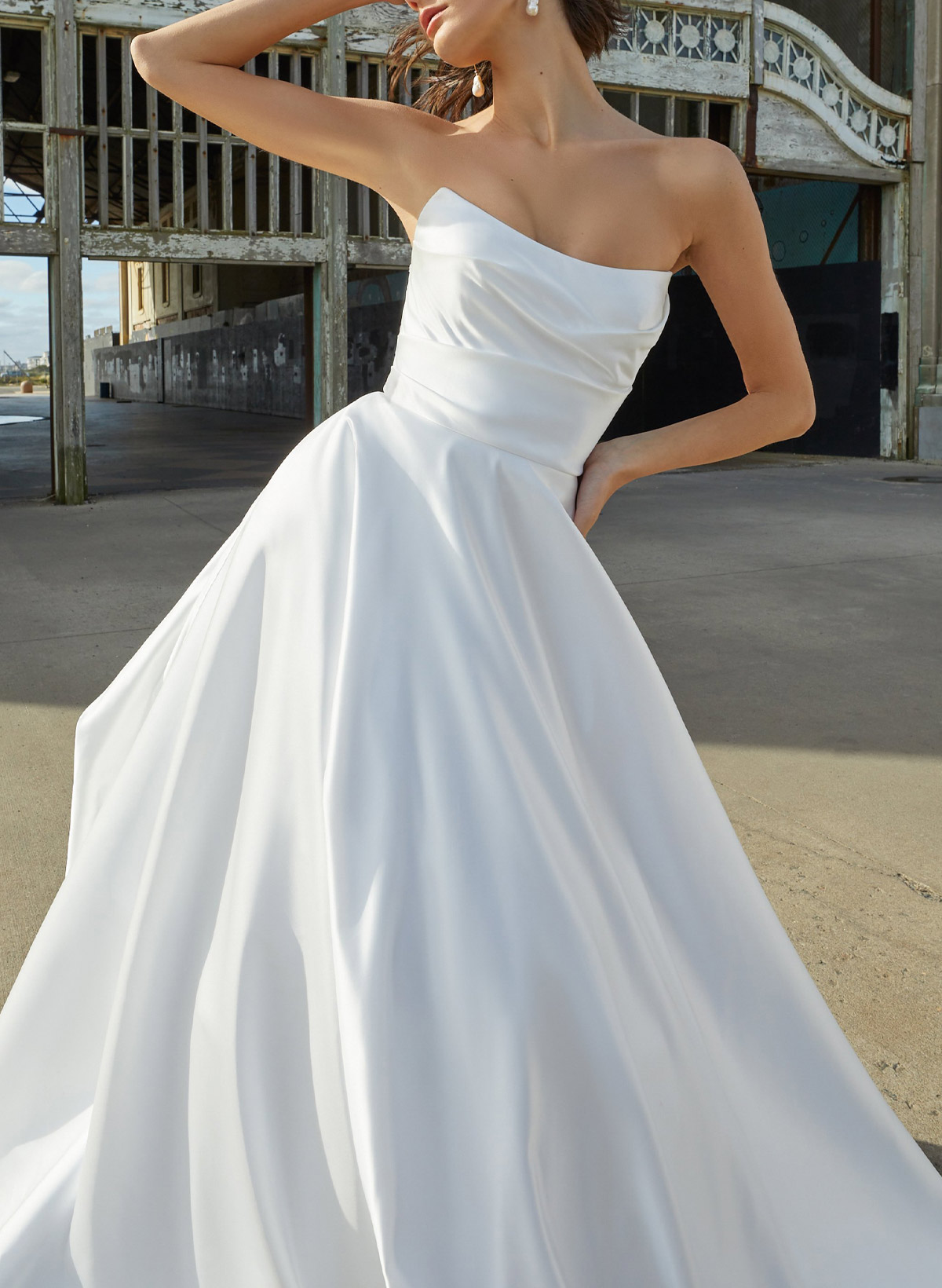 Ball-Gown Strapless Sleeveless Chapel Train Satin BRIDE With Bow Wedding Dress