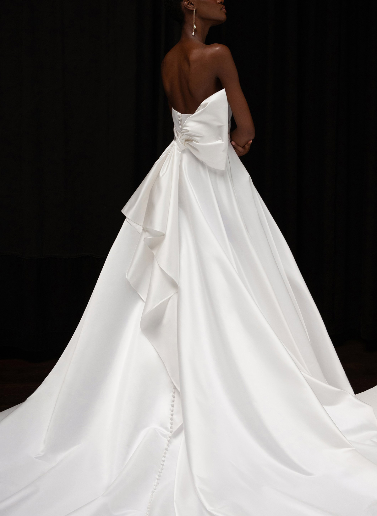Ball-Gown Strapless Sleeveless Chapel Train Satin BRIDE With Bow Wedding Dress