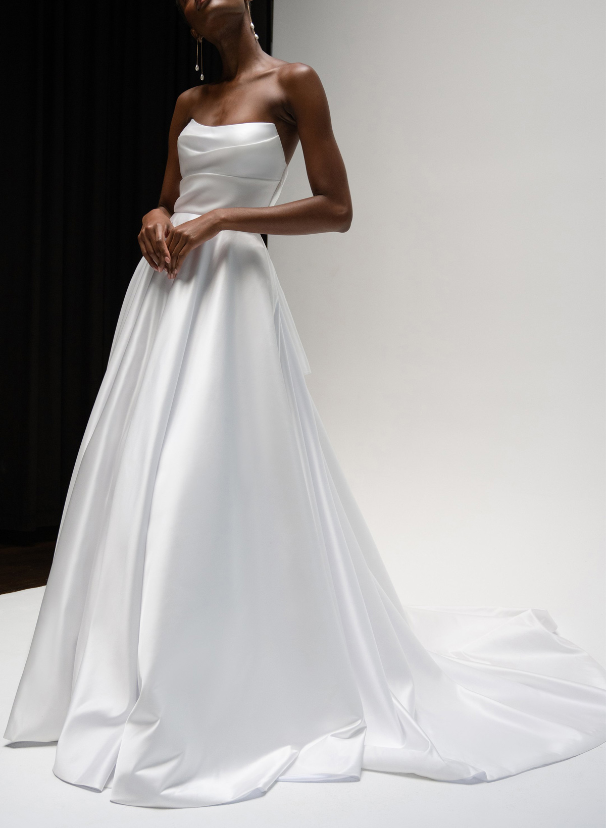 Ball-Gown Strapless Sleeveless Chapel Train Satin BRIDE With Bow Wedding Dress