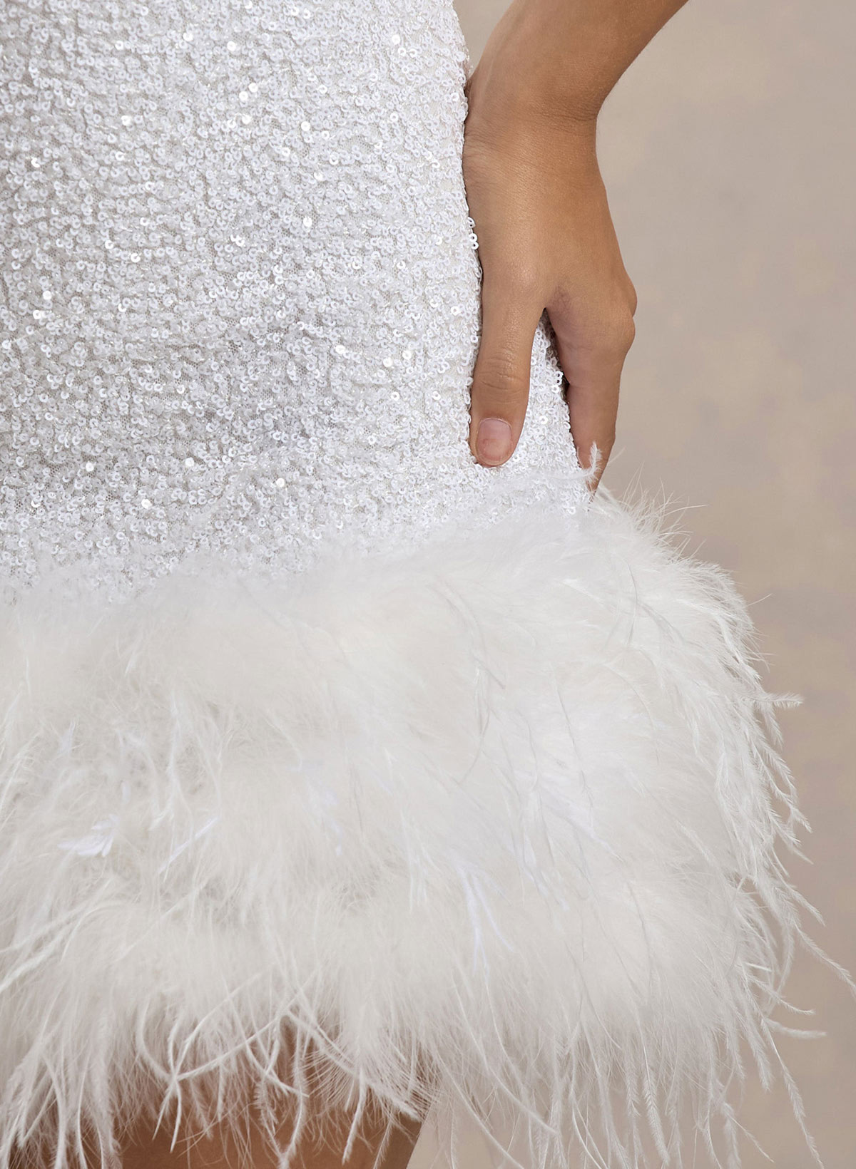 Sheath/Column Halter Sleeveless Knee-Length Sequined Wedding DressWith Sequins