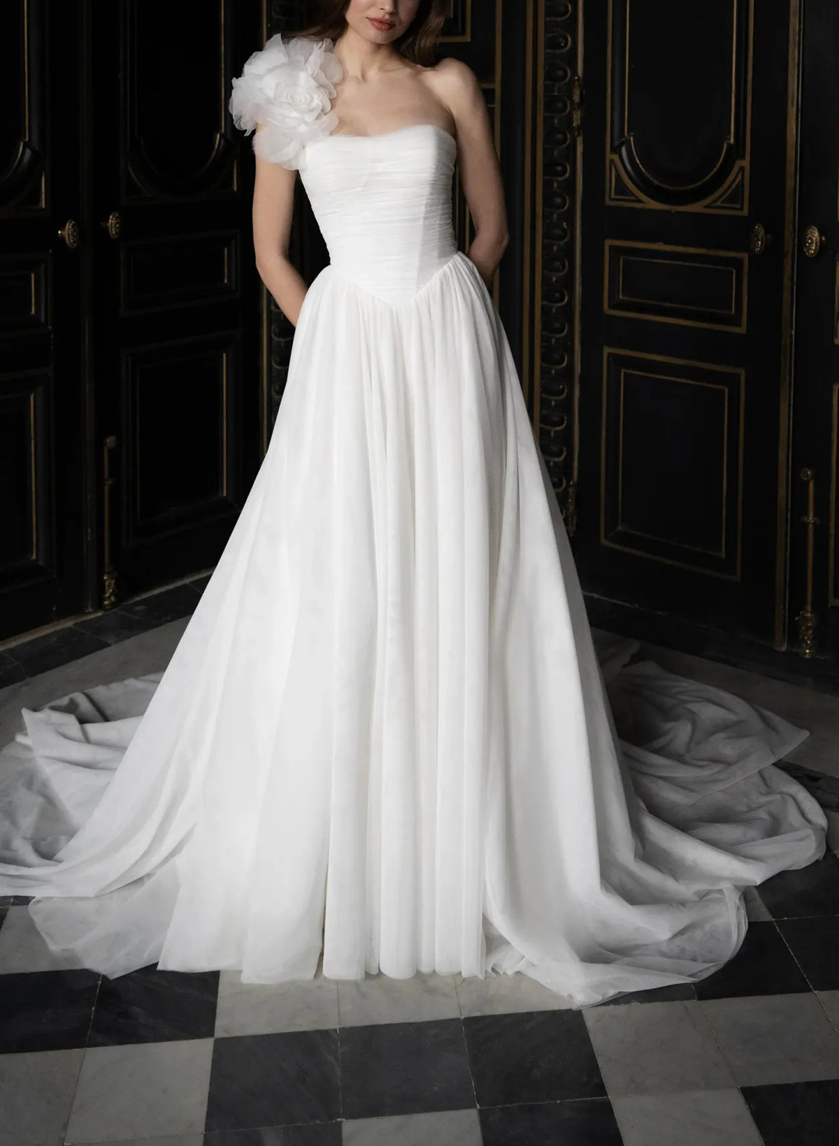 Ball-Gown One-Shoulder Sleeveless Chapel Train Chiffon Wedding DressWith Pockets