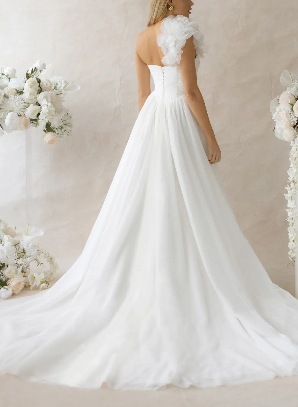 Ball-Gown One-Shoulder Sleeveless Chapel Train Chiffon Wedding DressWith Pockets