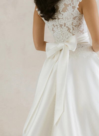 Ball-Gown High Neck Sleeveless Chapel Train Lace With Bow /Pockets Wedding Dress