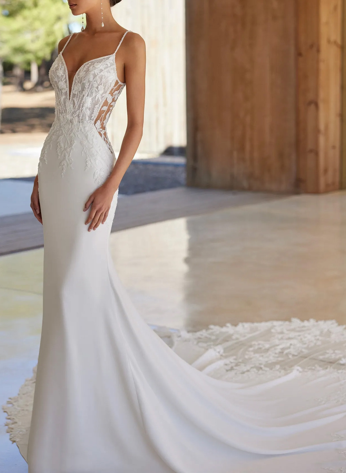 Plunge Neck Sleeveless Lace Mermaid Chapel Train Elastic Satin Wedding Dresses With Flower(s)