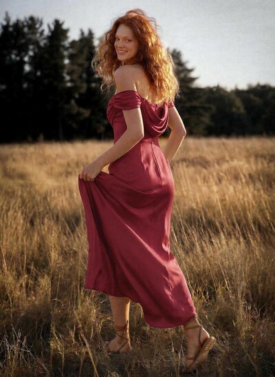 Trumpet/Mermaid Off-The-Shoulder Floor-Length Crepe Satin Bridesmaid Dresses With High Split