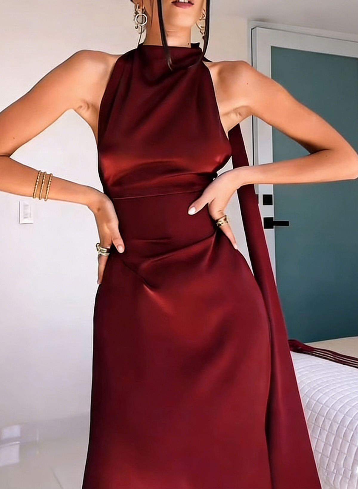 Elegant Sheath/Column Halter Sleeveless Sweep Train Acetate Satin Evening Dresses