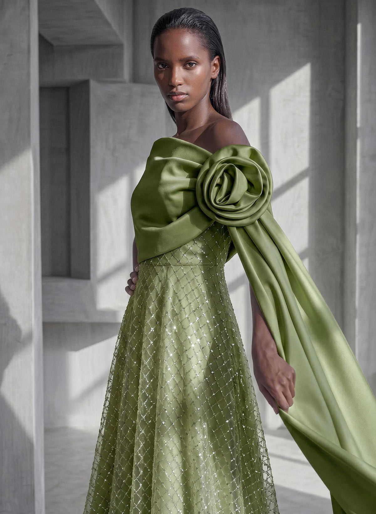 Luxury A-Line Asymmetrical Sleeveless Sweep Train Satin Evening Dresses With Flower