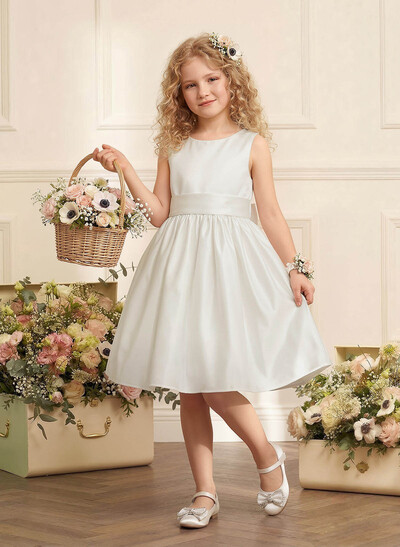 A-Line Scoop Neck Sleeveless Knee-Length Satin Flower Girl Dresses With Bow(s)