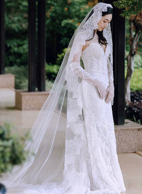 Lace Applique Edge Floral One-Tier Tulle Chapel Bridal Veils