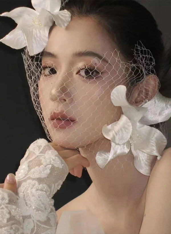 Cut Edge Floral One-Tier Tulle Birdcage Veils