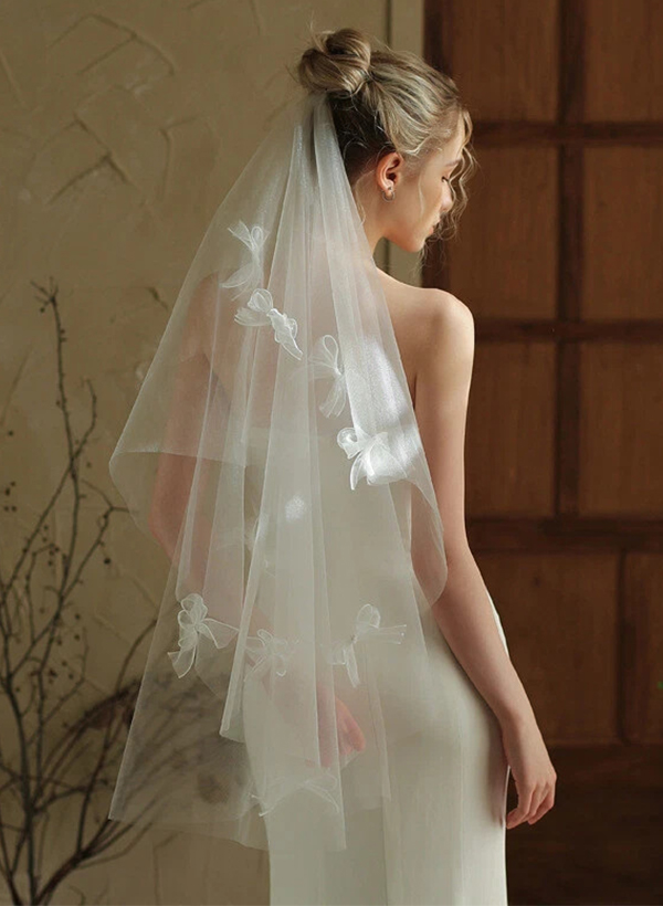 Cut Edge Bowknot Tulle Fingertip Bridal Veils