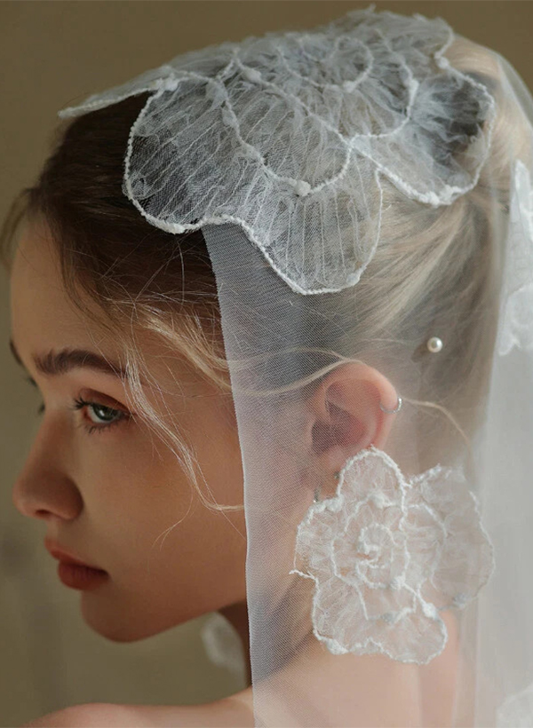 Cut Edge Floral/Pearl One-Tier Tulle Fingertip Bridal Veils