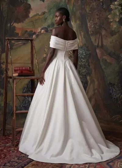 Ball-Gown Sweetheart Detachable Sleeves Chapel Train Twill Satin With Pockets Bride Wedding Dress