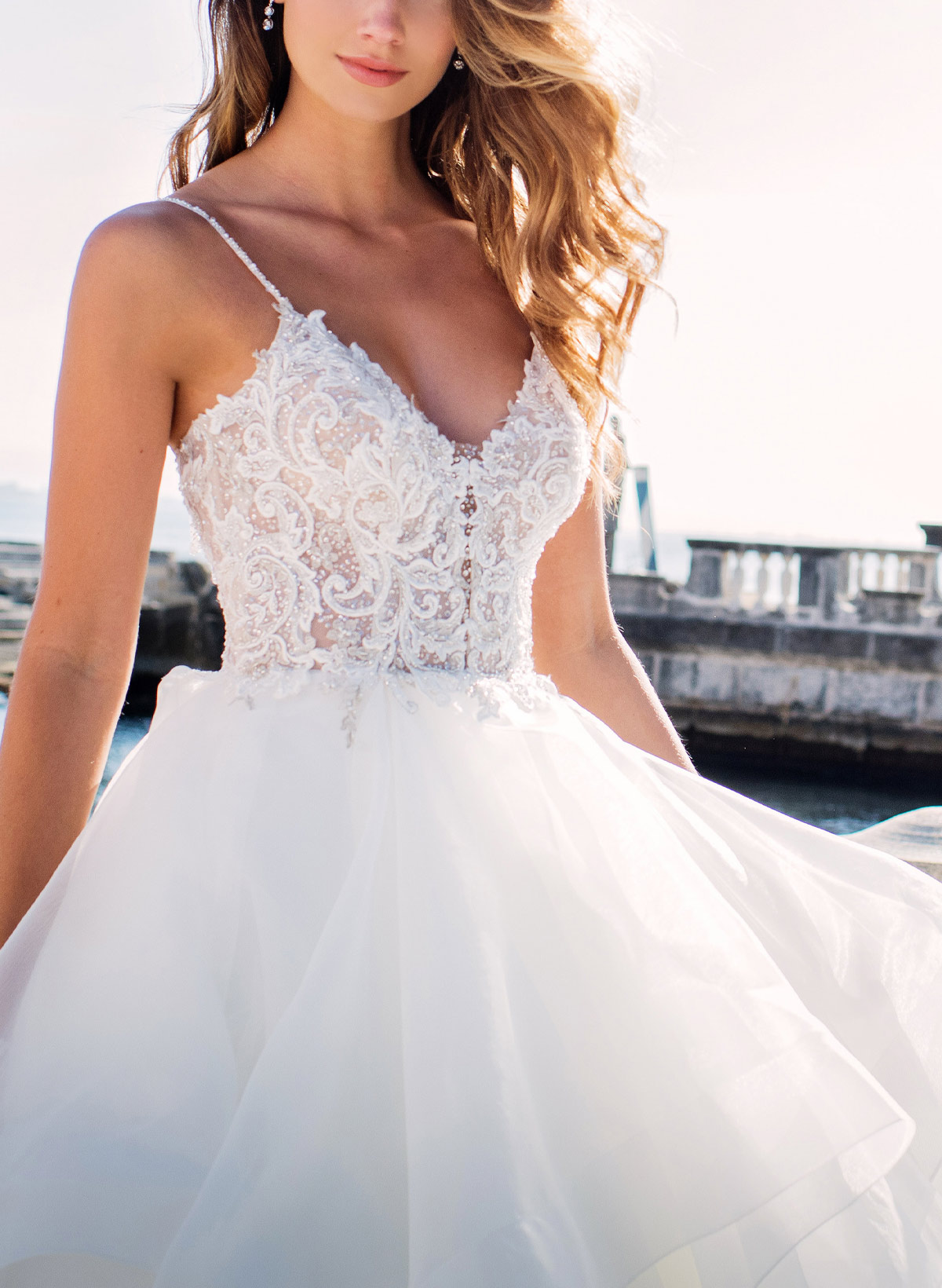 Ball-Gown V-Neck Sleeveless Chapel Train Satin/Organza With Appliques Bride Wedding Dress