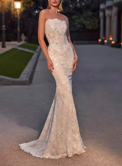Trumpet/Mermaid Strapless Sleeveless Court Train Lace/Tulle Wedding Dresses With Appliques Lace