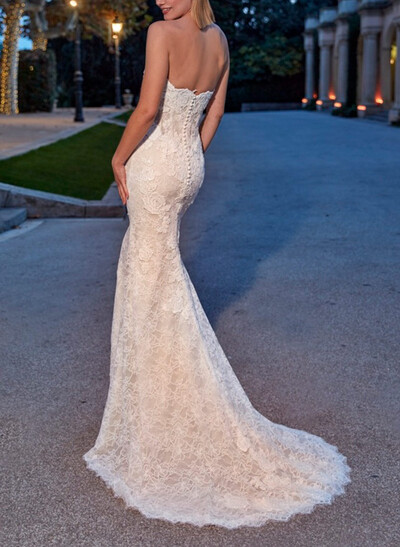 Trumpet/Mermaid Strapless Sleeveless Court Train Lace/Tulle Wedding Dresses With Appliques Lace