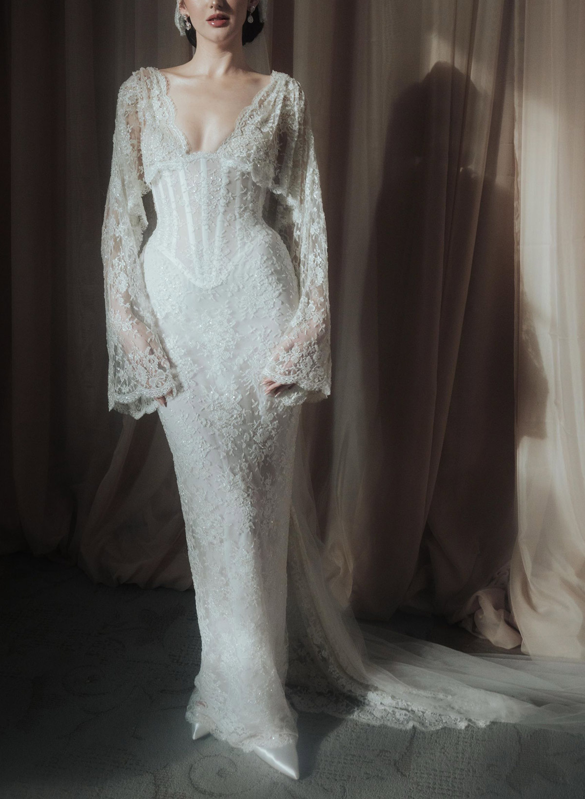 Trumpet/Mermaid V-Neck Long Sleeves Sweep Train Satin/Tulle Wedding Dresses With Lace