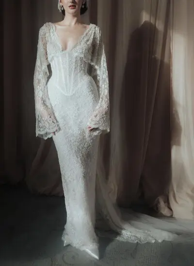 Trumpet/Mermaid V-Neck Long Sleeves Sweep Train Satin/Tulle Wedding Dresses With Lace