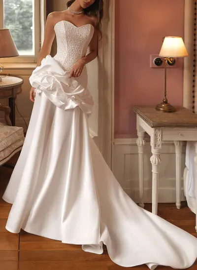 Trumpet/Mermaid Sweetheart Sleeveless Chapel Train Satin Wedding Dresses With Flower(s)