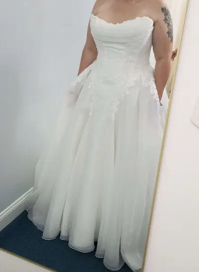 A-Line Strapless Detachable Sleeves Cathedral Wedding Dresses With Appliques Lace