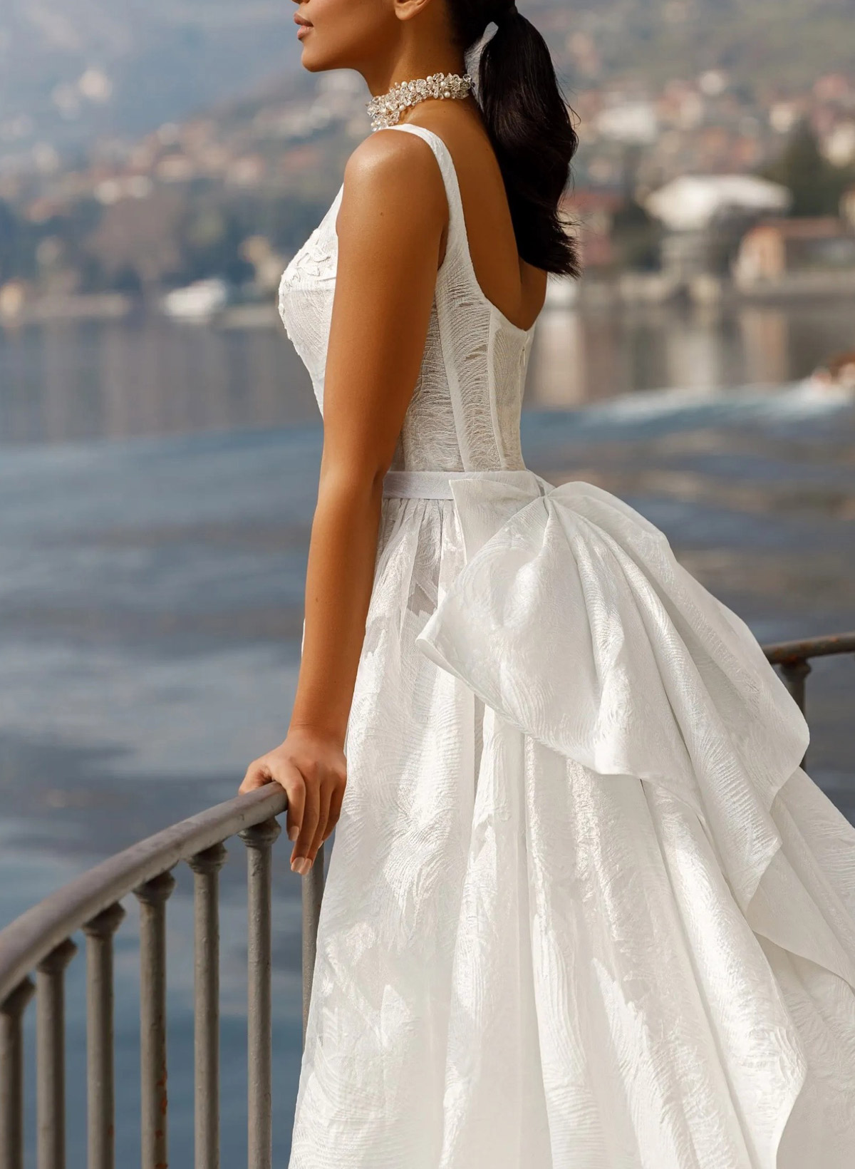 A-Line Square Neckline Sleeveless Chapel Train Bride Wedding Dress With Bow