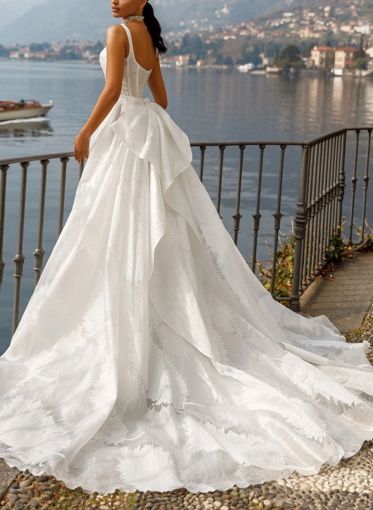 A-Line Square Neckline Sleeveless Chapel Train Bride Wedding Dress With Bow