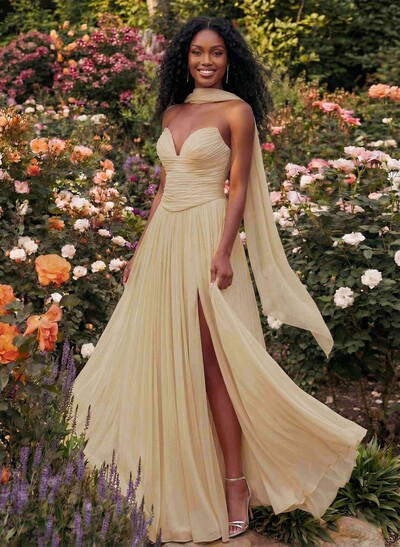 A-Line Strapless Sweep Train Chiffon Bridesmaid Dresses With Pleated/High Split