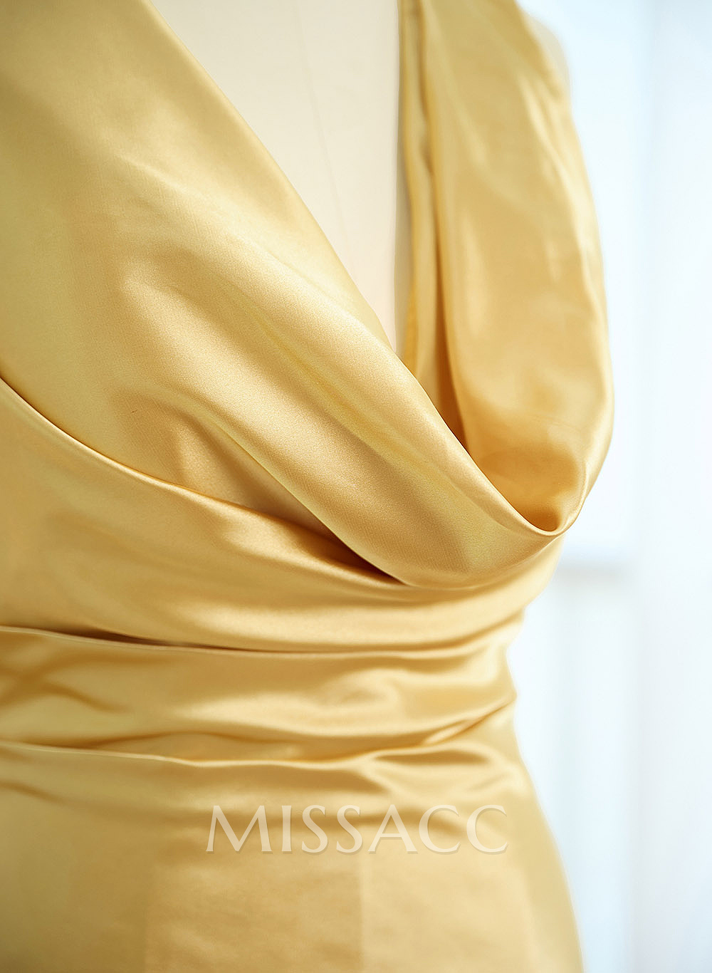 Trumpet/Mermaid Cowl Neck Sleeveless Silk Like Satin Bridesmaid Dresses With Back Hole Trumpet/Mermaid Cowl Neck Sleeveless Silk Like Satin Bridesmaid Dresses With Back Hole
