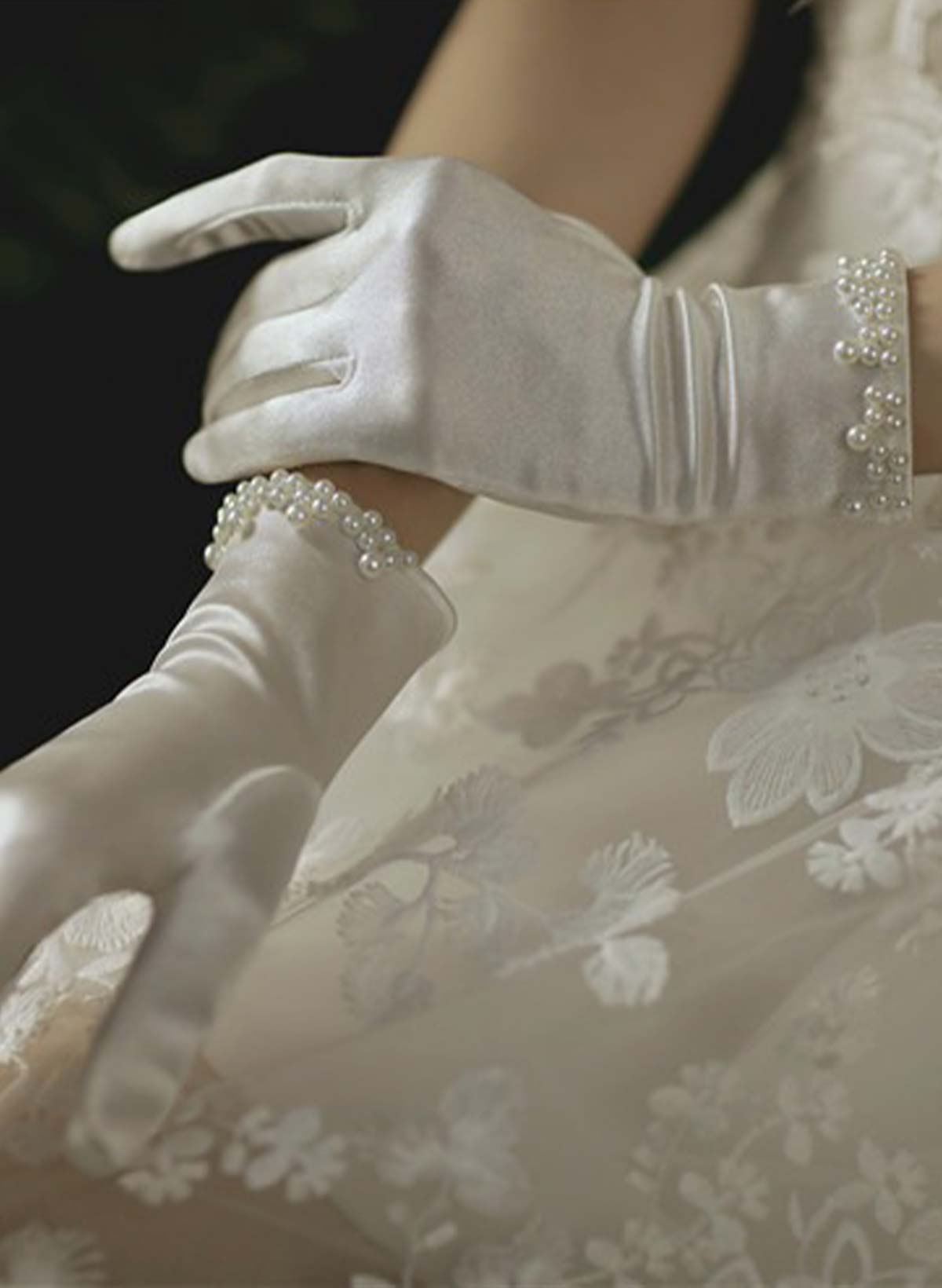 Fingertips Shortie Length Satin Bridal Gloves With Pearl