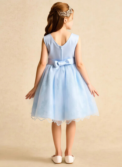 A-Line Scoop Neck Sleeveless Knee-Length Satin/Tulle Flower Girl Dresses With Bow(s)/Lace/Flower(s)