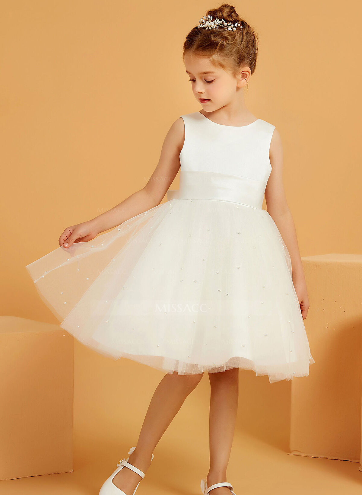 A-Line Scoop Neck Sleeveless Knee-Length Satin/Tulle Flower Girl Dresses With Bow/Beading