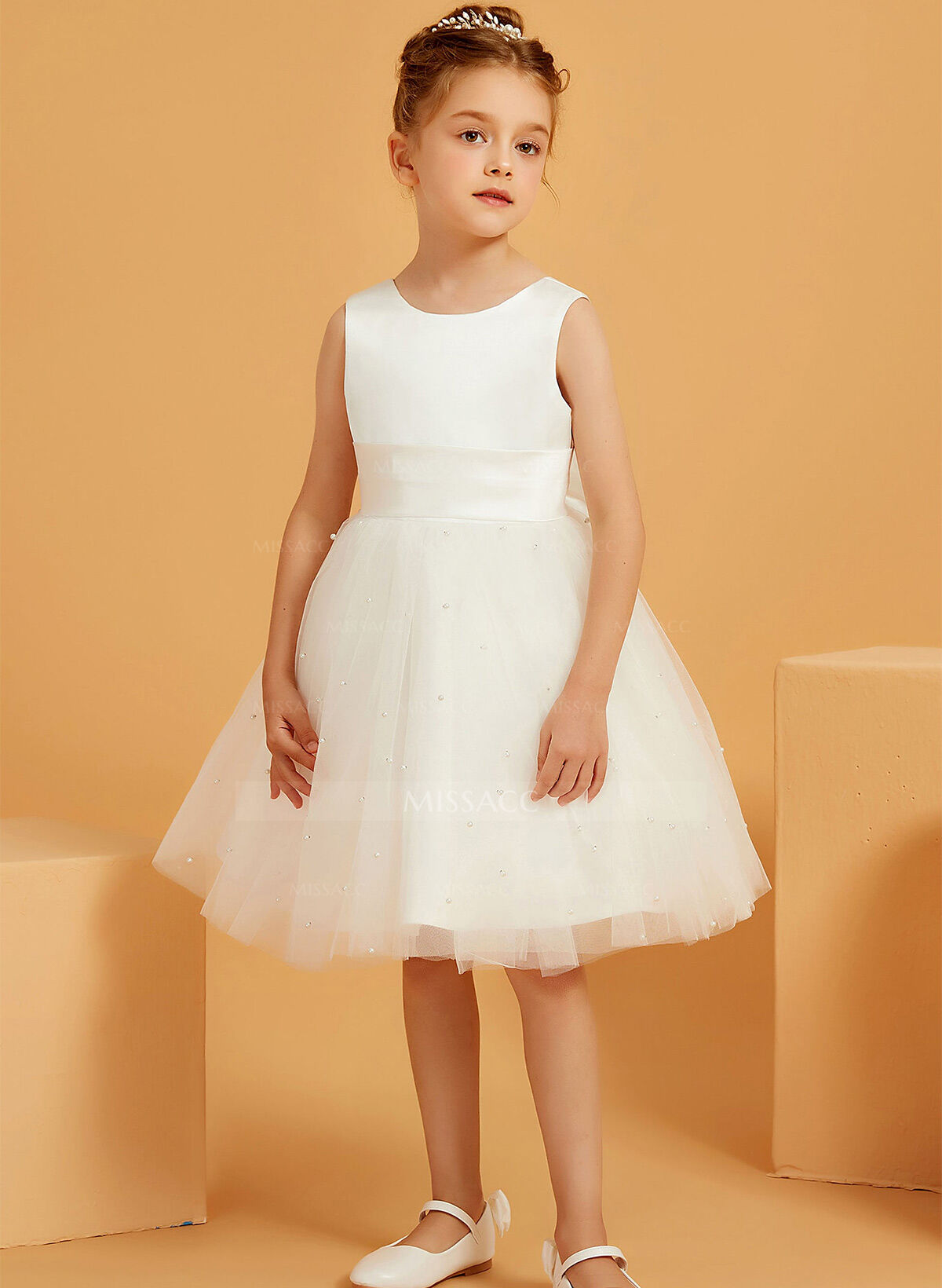 A-Line Scoop Neck Sleeveless Knee-Length Satin/Tulle Flower Girl Dresses With Bow/Beading