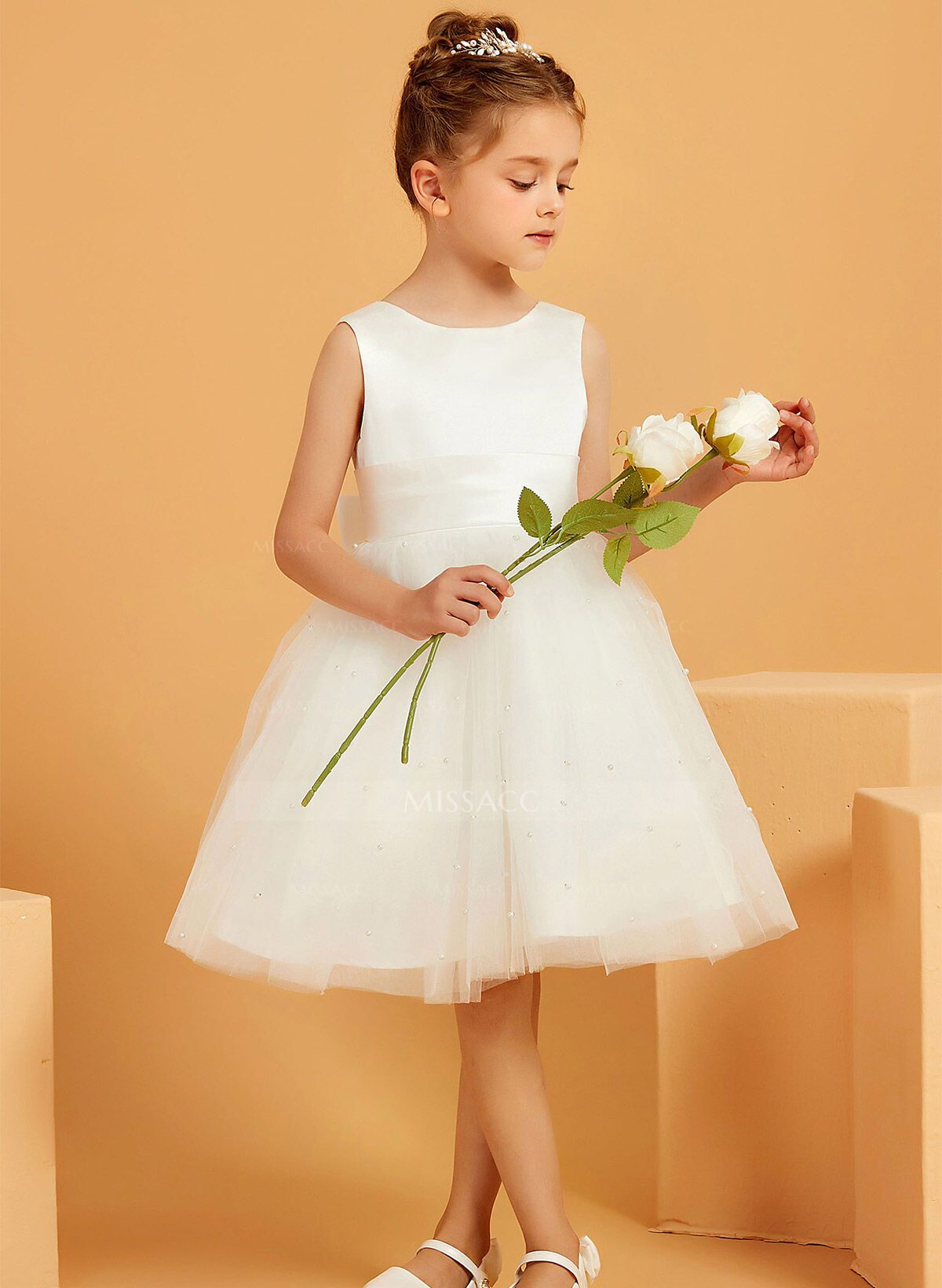 A-Line Scoop Neck Sleeveless Knee-Length Satin/Tulle Flower Girl Dresses With Bow/Beading