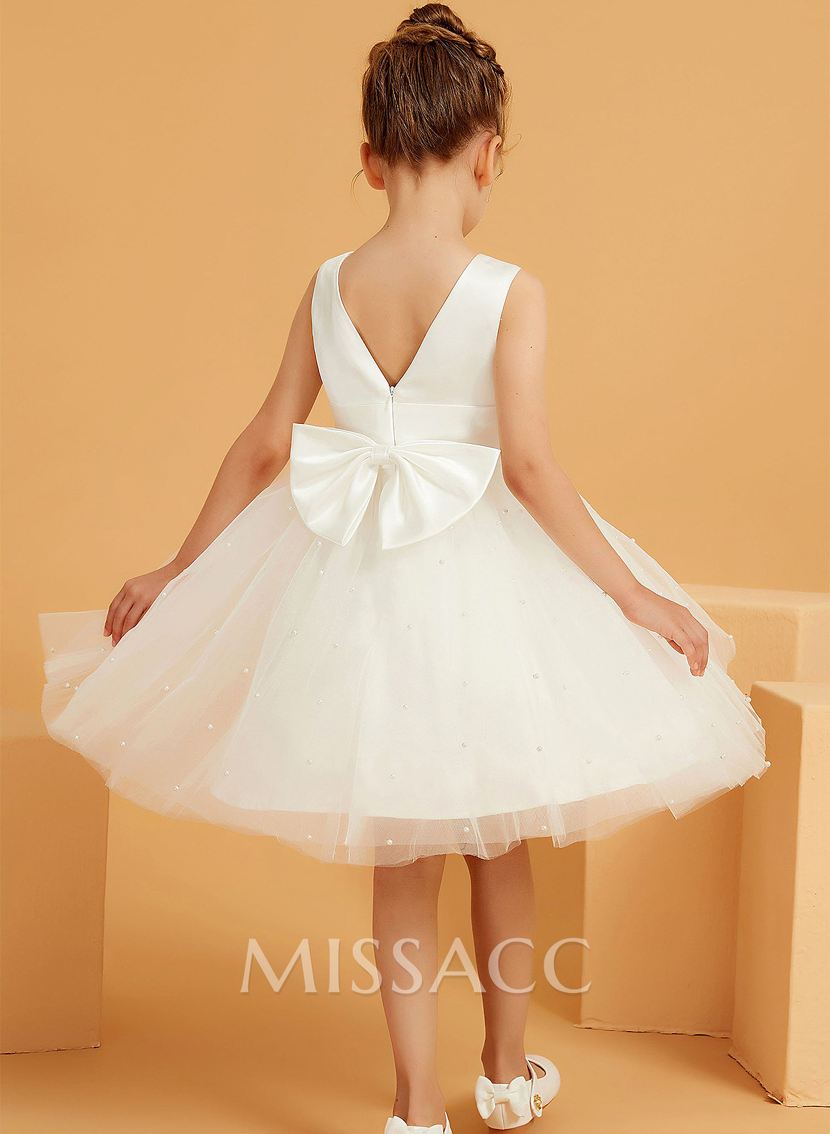 A-Line Scoop Neck Sleeveless Knee-Length Satin/Tulle Flower Girl Dresses With Bow/Beading A-Line Scoop Neck Sleeveless Knee-Length Satin/Tulle Flower Girl Dresses With Bow/Beading