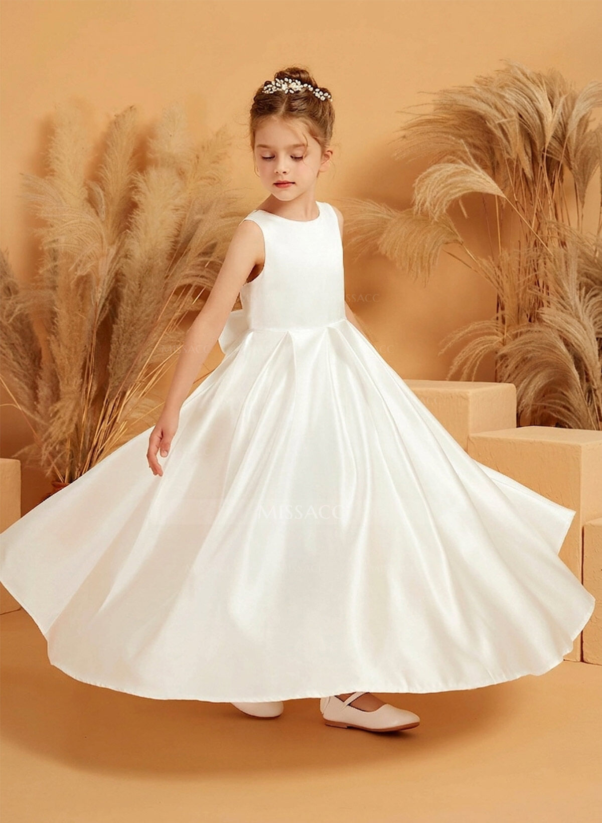 A-Line Scoop Neck Sleeveless Floor-Length Satin Flower Girl Dresses With Bow/Pleated/Appliques Lace