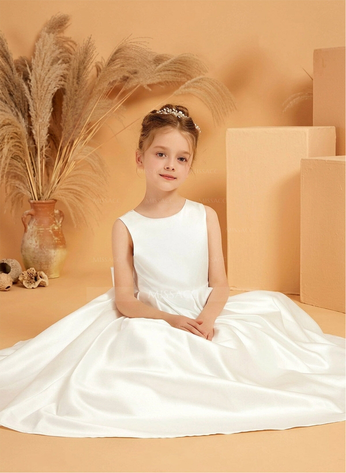 A-Line Scoop Neck Sleeveless Floor-Length Satin Flower Girl Dresses With Bow/Pleated/Appliques Lace